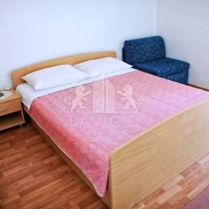 Kuća s 5 apartmana, 2. red od mora - VLAŠIĆI, PAG