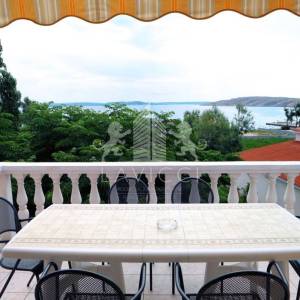 Kuća s 5 apartmana, 2. red od mora - VLAŠIĆI, PAG