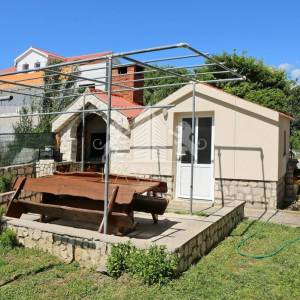 Kuća s 5 apartmana, 2. red od mora - VLAŠIĆI, PAG