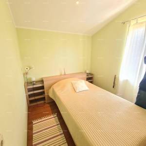 Kuća s bazenom i velikom okućnicom!  Blizina mjesta Marčane.