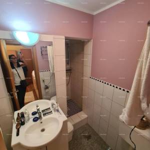 Kuća s bazenom i velikom okućnicom!  Blizina mjesta Marčane.