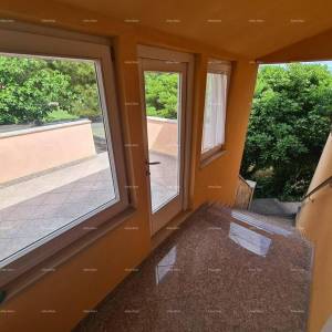 Kuća s bazenom i velikom okućnicom!  Blizina mjesta Marčane.