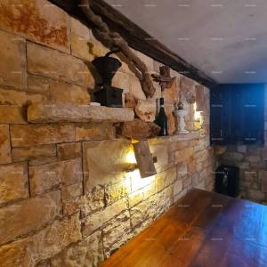 Kuća s bazenom i velikom okućnicom!  Blizina mjesta Marčane.