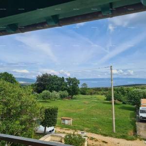 Kuća s bazenom i velikom okućnicom!  Blizina mjesta Marčane.