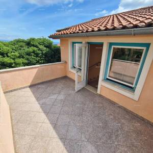 Kuća s bazenom i velikom okućnicom!  Blizina mjesta Marčane.