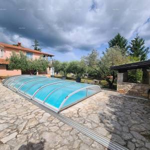 Kuća s bazenom i velikom okućnicom!  Blizina mjesta Marčane.