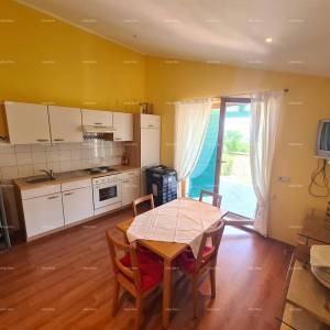 Kuća s bazenom i velikom okućnicom!  Blizina mjesta Marčane.