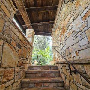 Kuća s bazenom i velikom okućnicom!  Blizina mjesta Marčane.