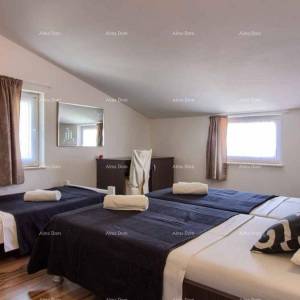 Kuća s bazenom! Medulin. Blizina mora i Mukalbe.