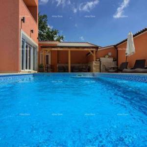 Kuća s bazenom! Medulin. Blizina mora i Mukalbe.