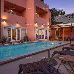 Kuća s bazenom! Medulin. Blizina mora i Mukalbe.