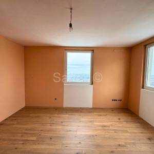 Kuća s dva stana u Svetoj Nedelji