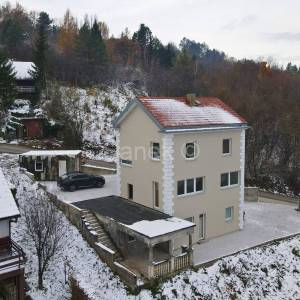 Kuća s dva stana u Svetoj Nedelji