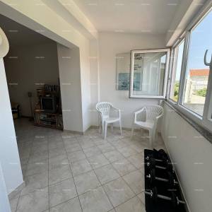 Kuća s pomoćnim objektom. Medulin. Centar.