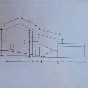 Kuća s pomoćnim objektom. Medulin. Centar.