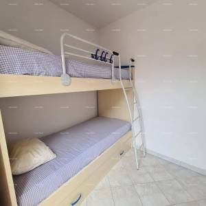 Kuća s pomoćnim objektom. Medulin. Centar.