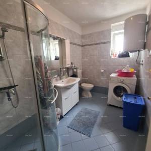 Kuća s pomoćnim objektom. Medulin. Centar.