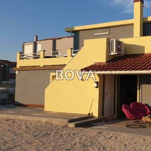 Kuća sa 4 apartmana 240 m2 – Nin *Prvi red do mora* (ID-2241)