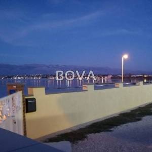 Kuća sa 4 apartmana 240 m2 – Nin *Prvi red do mora* (ID-2241)