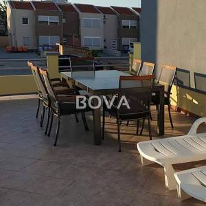 Kuća sa 4 apartmana 240 m2 – Nin *Prvi red do mora* (ID-2241)