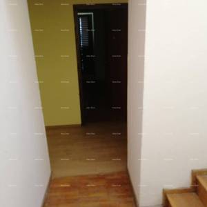 Kuća u centru Marčane s vrtom.