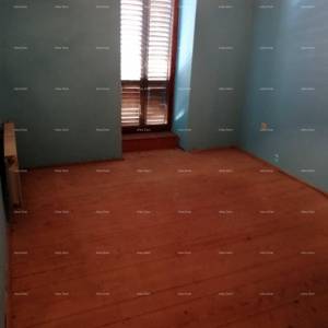 Kuća u centru Marčane s vrtom.