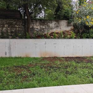 Kukuljanovo - Kuća u nizu s okućnicom