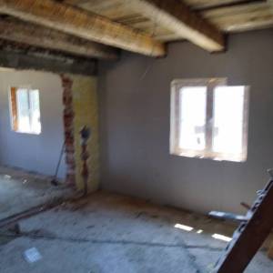 KUPJAK - samostojeća kuća s 3 etaže u fazi adaptacije, blizu sanjkališta