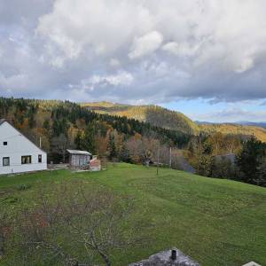 KUPJAK - samostojeća kuća s 3 etaže u fazi adaptacije, blizu sanjkališta