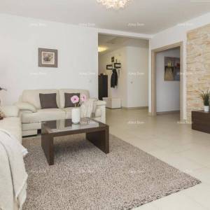 Labin – Uređena prizemnica s bazenom