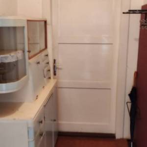 LIČ, GORSKI KOTAR – Imanje s tri kuće i velikom okućnicom okruženom zelenilom