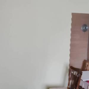 LIČ, GORSKI KOTAR – Imanje s tri kuće i velikom okućnicom okruženom zelenilom