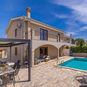 Linardići - Dvije dvojne kuće s dva bazena