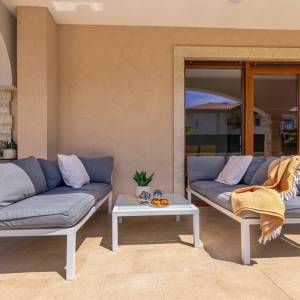 Linardići - Dvije dvojne kuće s dva bazena