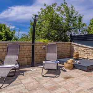 Linardići - Dvije dvojne kuće s dva bazena