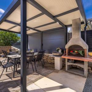 Linardići - Dvije dvojne kuće s dva bazena