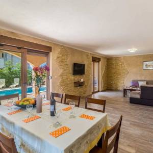 LINARDIĆI, OTOK KRK - Autentična vila s bazenom, pogledom na more i potpunom privatnošću