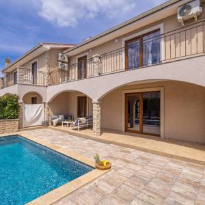 LINARDIĆI, OTOK KRK - Autentična vila s bazenom, pogledom na more i potpunom privatnošću