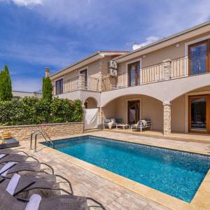 LINARDIĆI, OTOK KRK - Autentična vila s bazenom, pogledom na more i potpunom privatnošću