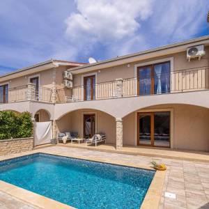 LINARDIĆI, OTOK KRK - Autentična vila s bazenom, pogledom na more i potpunom privatnošću