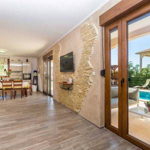 LINARDIĆI, OTOK KRK - Autentična vila s bazenom, pogledom na more i potpunom privatnošću