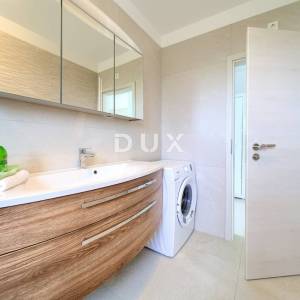 LINARDIĆI, OTOK KRK - Stan sa bazenom i pogledom na more