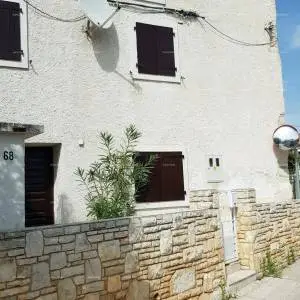 Ližnjan! Kuća u nizu , stara istarska!