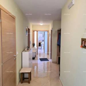 Ližnjan u prodaji  jedna velika i jedna mala kuća.