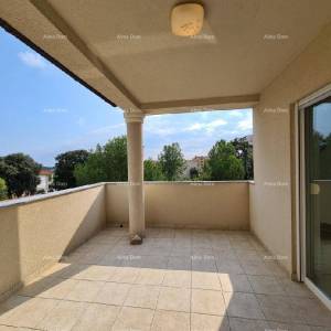 Ližnjan u prodaji  jedna velika i jedna mala kuća.