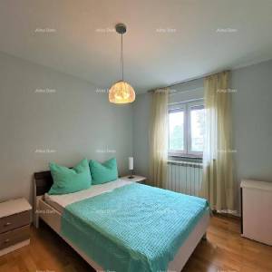 Ližnjan u prodaji  jedna velika i jedna mala kuća.