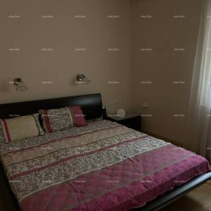 Ližnjan, uređena I kompletno namještena kuća sa garažom i konobom