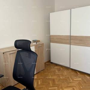 Ližnjan, uređena I kompletno namještena kuća sa garažom i konobom