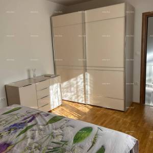 Ližnjan, uređena I kompletno namještena kuća sa garažom i konobom