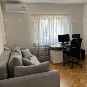 Ližnjan, uređena I kompletno namještena kuća sa garažom i konobom